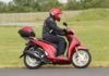 Ein paar Runden mit dem Roller SH150i von Honda Eine Honda SH150i im Modelljahr 2018 am Erlensee.
