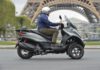 Mit einem Piaggio in Paris – Ein MP3 für zwei Ein MP3 in Paris.
