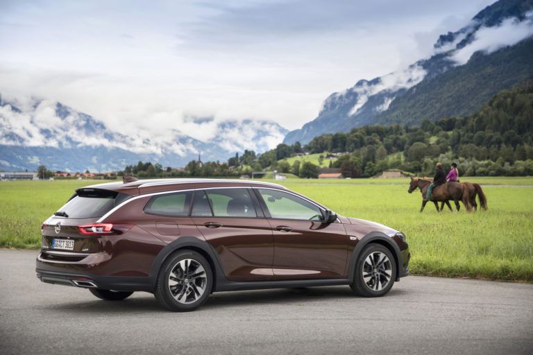 Opel Insignia Country Tourer.
