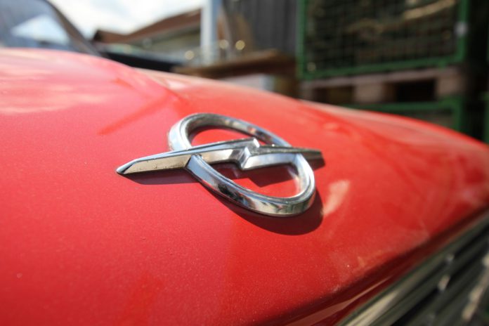 Ein Opel-Logo.