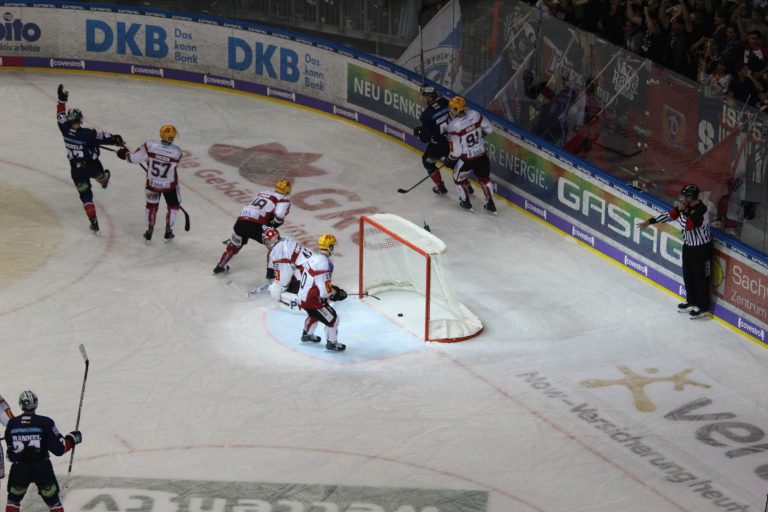 Eisbären Berlin vs Pinguins Bremerhaven
