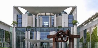 Wohngipfel im Kanzleramt: Mietenwahnsinn oder Wahlversprechungen? – Merkel-Regierung verspricht mehr Bauland, mehr Wohngeld, mehr Sozialwohnungen und noch mehr Kanzleramt in Berlin.