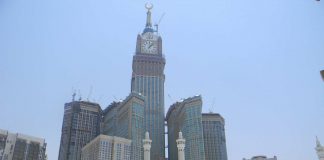 Die Merkel-Regierung rüstet das islamistische Kopfabschneider-Regime und die Kriegsverbrecher in Saudi-Arabien auf – Das Herrscherhaus gehört auf die Anklagebank nach Den Haag Muselmanen in Mekka.