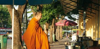 Zur jüngeren Geschichte und garstigen Gegenwart der Leute im „Land des Lächelns“ – Annotation zum Buch „Thailand. Ein Länderporträt“ von Nicola Glass "Thailand. Ein Länderporträt" von Nicola Glass.