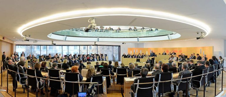 Hessen haben gewählt – CDU und SPD verlieren dramatisch, AfD und Bündnisgrüne gewinnen stark