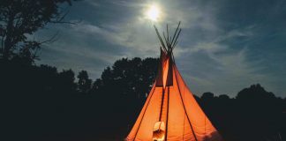 Deutschland, deine Denker: Heute Klaus Reinhoff, Richter, oder wenn Frauen zelten Ein Zelt.