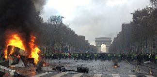 Gelbwesten auf dem Boulevard der Bourgeoisie – Proteste nicht nur in Paris: das Volk geht in Frankreich auf die Straße Gelbwesten