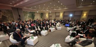 Hosted Buyer und Hosted Media, Be Well Lounge und Play Room auf der IMEX 2016 Talk in einem Politischen Forum der IMEX.