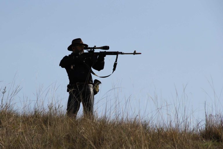 Friedrich Merz im Fadenkreuz – jetzt schießen sie aus allen Rohren