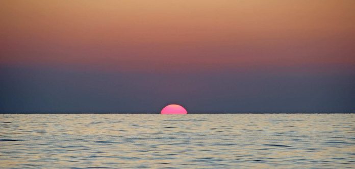 Sonnenuntergang am Mittelmeer.