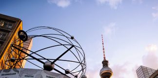 Kunterbuntes Berlin, kunterbunter „Dumonts Berlinkalender 2019“ Berlin in ein Dutzend Bildern.