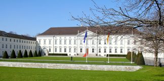 Jubiläumsparty im Bellevue – 100 Jahre Frauenwahlrecht und die First Lady hat auch etwas zu sagen