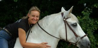 Über die Kunst des gebisslosen Reitens – Monika Lehmenkühler im WELTEXPRESS-Exklusivinterview
