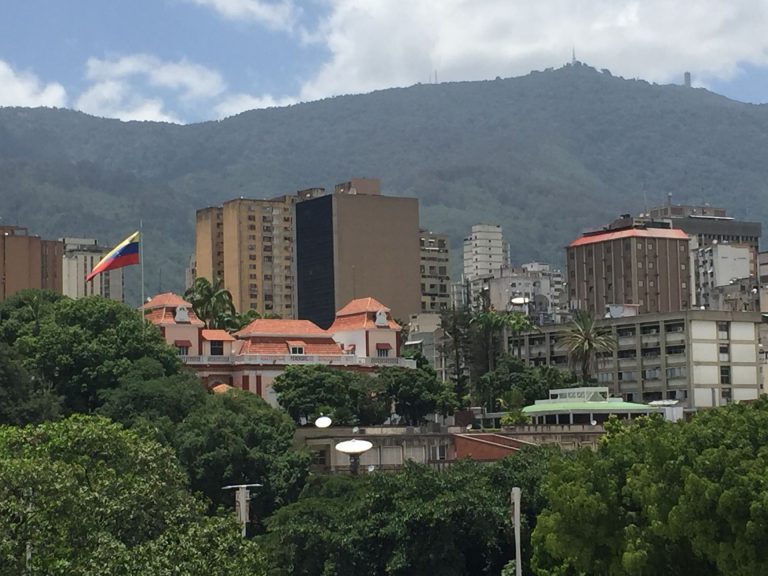 Nicolás Maduro: „Wir bereiten uns ständig auf den bewaffneten Kampf zur Verteidigung der Demokratie, des Friedens, der Staatlichkeit, der Stabilität und des Rechts Venezuelas auf die eigene Zukunft vor“