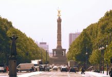 Amokfahrt in der Migrantenmetropole Berlin – Mutmaßlich ein Muselmane fährt beim Christopher Street Day Menschen an und um