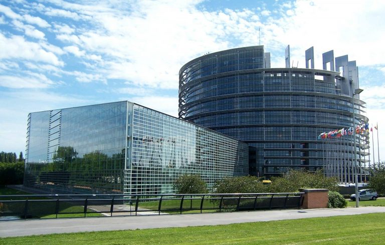 Mitglieder und Mandatsträger der Ausländerpartei SPD wettern weiter gegen Ursula von der Leyen (CDU) als Kommissionspräsidentin der Europäischen Union