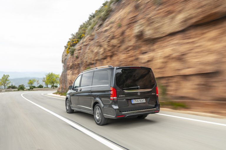 Mercedes-Benz V-Klasse mit neuem Schliff – Beliebte Großraumlimousine erhielt ein Facelift und neue Motoren