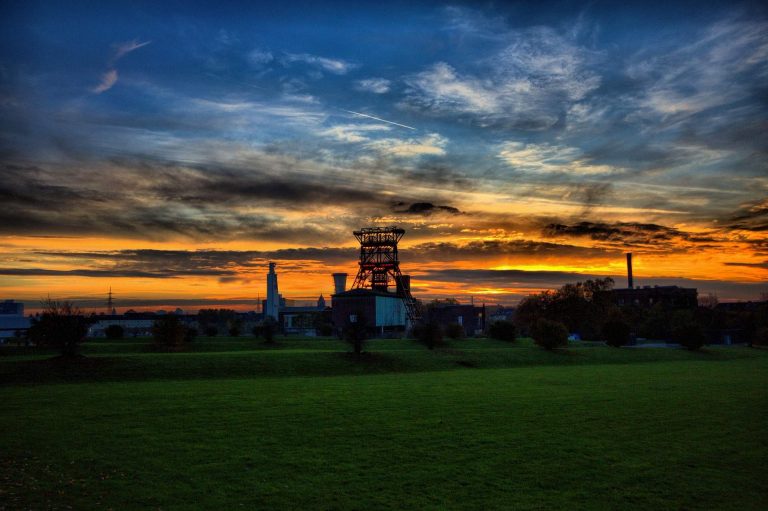 Kolumne: Diese Russen wollen unsere Kohle – Eine Vorkriegssatire