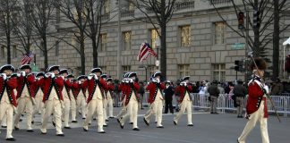 Vorwärts marsch – Krieg oder Bürgerkrieg, das ist hier die Frage