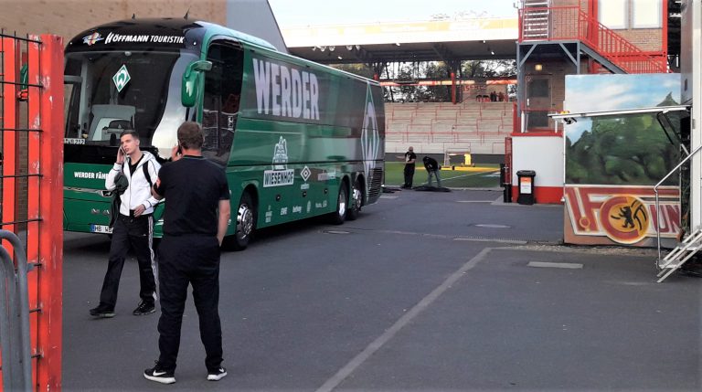 Viele Emotionen, Werder Bremen blieb cool im Hexenkessel der Wuhlheide, es muss nicht immer Hochglanzfußball sein !