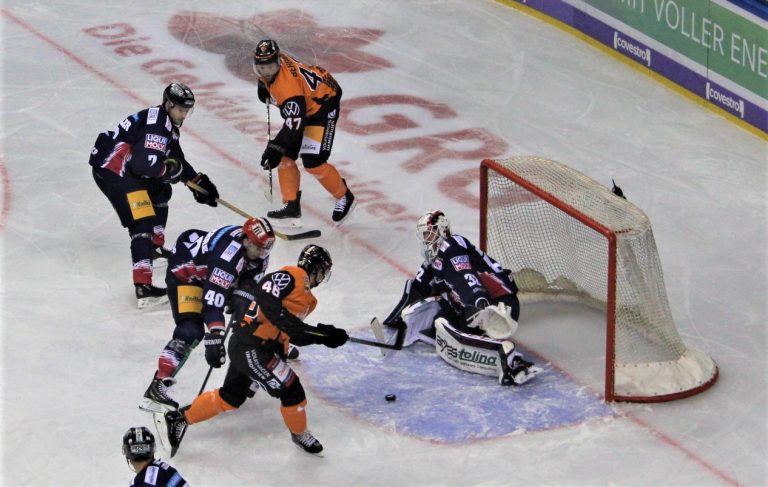 Eisbären mit Sieg zum Saisonstart