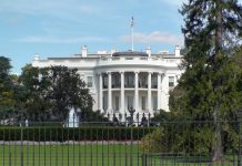 VS-Präsident Donald Trump unterzeichnete Durchführungsverordnung über Sanktionen gegen Internationalen Strafgerichtshof