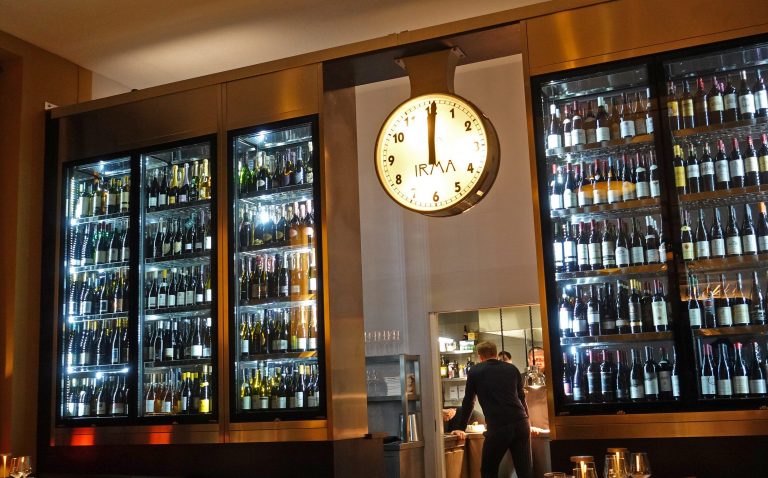 Fotoreportage: Festlich speisen und kulinarisch nach Frankreich reisen im neuen Berliner Restaurant „Irma la Douce“