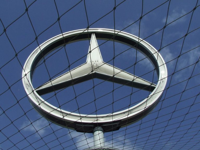 Feuer und Flamme unterm Stern? – Behauptete „Brandgefahr“ und „Rückrufaktion“ und/oder Ratschlag von Lohnarbeitern der Mercedes-Benz AG