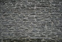 Kommentar: Das Zitieren von Madame ist der Mühe nicht wert – Das Original lautet: „Die Brandmauer ist geistige Brandstiftung.“ (Stefan Pribnow)