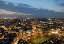 Und Merkel geistert durch Hamburg …