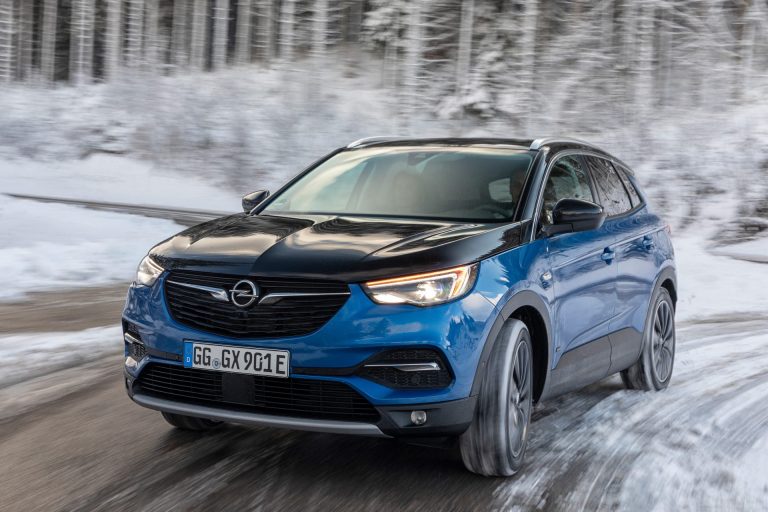 Fotoreportage: Der neue Opel Grandland X Hybrid4 im Januar 2020