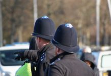 Polizei: Zwei Verletzte bei Anschlag auf Synagoge in Manchester sterben