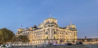 Glosse: Üble Christen und Sozen, Olivgrüne und Besserverdienende der üblichen Einheitsparteien SPD, B90G, CDU, FDP, CSU und L sind: das rechte Polit-Pack!