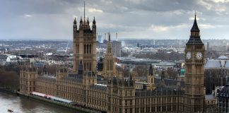 London liefert, Berlin bezahlt – Kampfpanzer und Kampfhubschrauber für die Faschisten der Ukraine