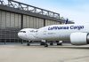 Die Motoren der Frachtflieger der Lufthansa Cargo AG brummen