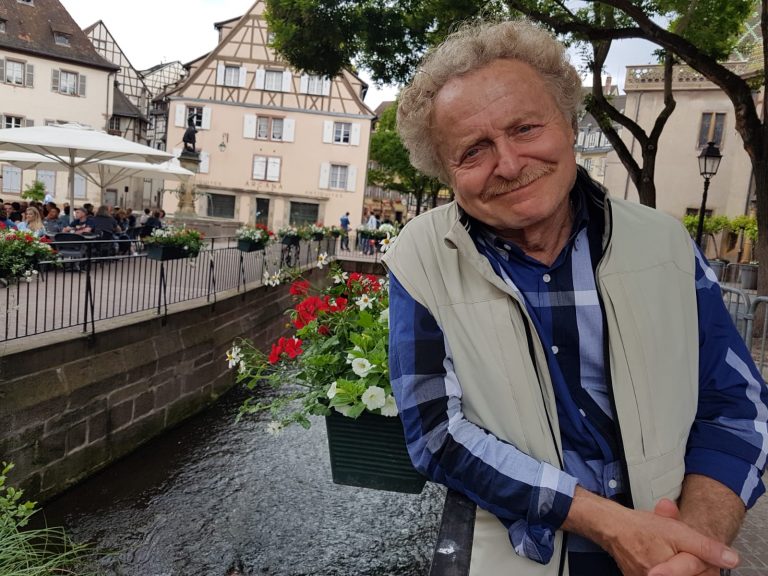 Zur Person: Dr. Charles E. Ritterband