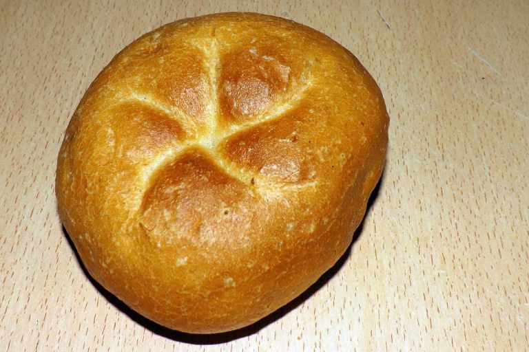 Kommentar: Böse und Dumme behaupten, im Vasallenstaat, Vielvölkerstaat, Apartheidstaat und Kriegsstaat mit dem Kürzel BRD herrsche das Volk – Noch darf man Kaiserbrötchen köpfen!