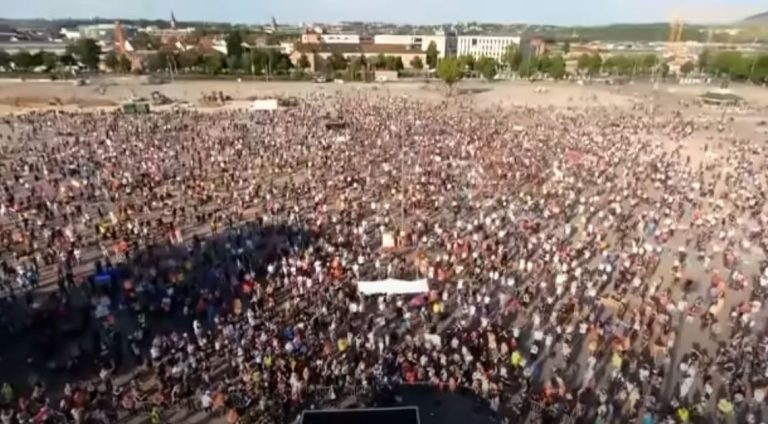 Heute: Großdemonstration in Stuttgart – „Das Jahr des Friedens und der Freiheit – Grundrechte sind nicht verhandelbar!“