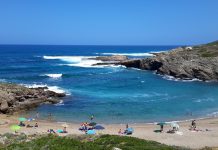 „Killers not welcome“ – Proteste auf Sardinien gegen israelische Soldaten, die dort Urlaub verbringen