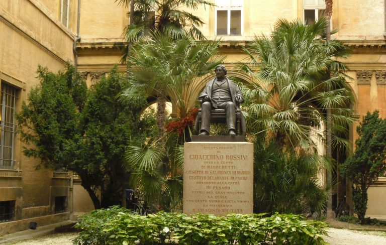 Kleine, feine Raritäten – Der Komponist Rossini stammt aus Pesaro an der Adria. Der Badeort ehrt ihn alljährlich mit einem Sommerfestival.