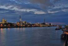 Will der größte Chemiekonzern der BRD am Rhein den zweitgrößten an der Ruhr schlucken? Kauf BASF den Konkurrenten Evonik?