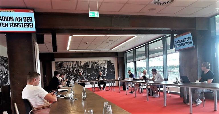 Ein volles Stadion in der Pandemie – eine Möglichkeit oder Quadratur des Kreises ?