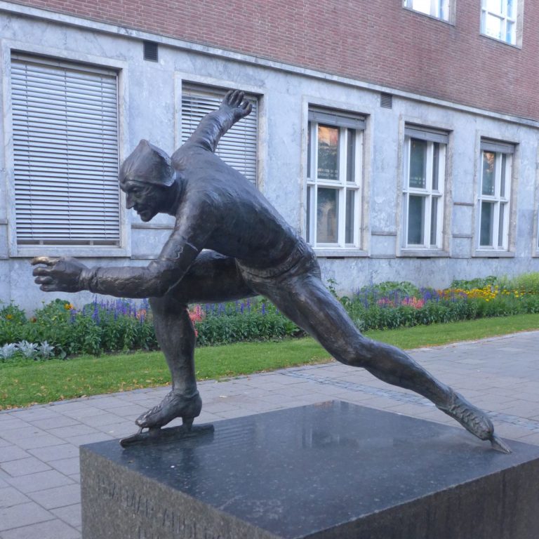 Der Berliner Matthias Große will deutschen Eisflitzern Beine machen