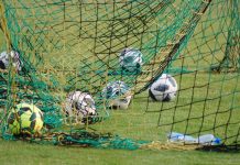 Im Kriegsstaat VSA: Eine Mannschaften aus der Argentinischen Republik und eine aus dem Königreich Spanien treffen im Endspiel des verlogen Fußball-Weltmeisterschaft genannten Spektakels für anstehende und gestandene Millionäre im Männerfußball aufeinander