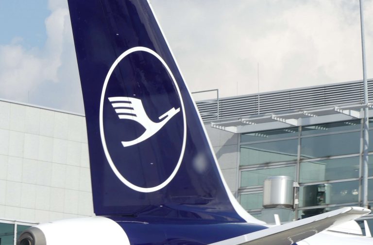Neues aus Kalkutta: „Mindestens 240 Minuten vor Abflug am Flughafen Schönefeld eintreffen“ oder Das „Your Lufthansa Team“ gibt sich vollends der Lächerlichkeit preis