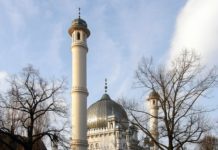 Glosse: In der Kalkutta genannten Migrantenmetropole Berlin wird immer weniger Deutsch gehört und gelesen, gesprochen und geschrieben und wenn, dann immer schlechter