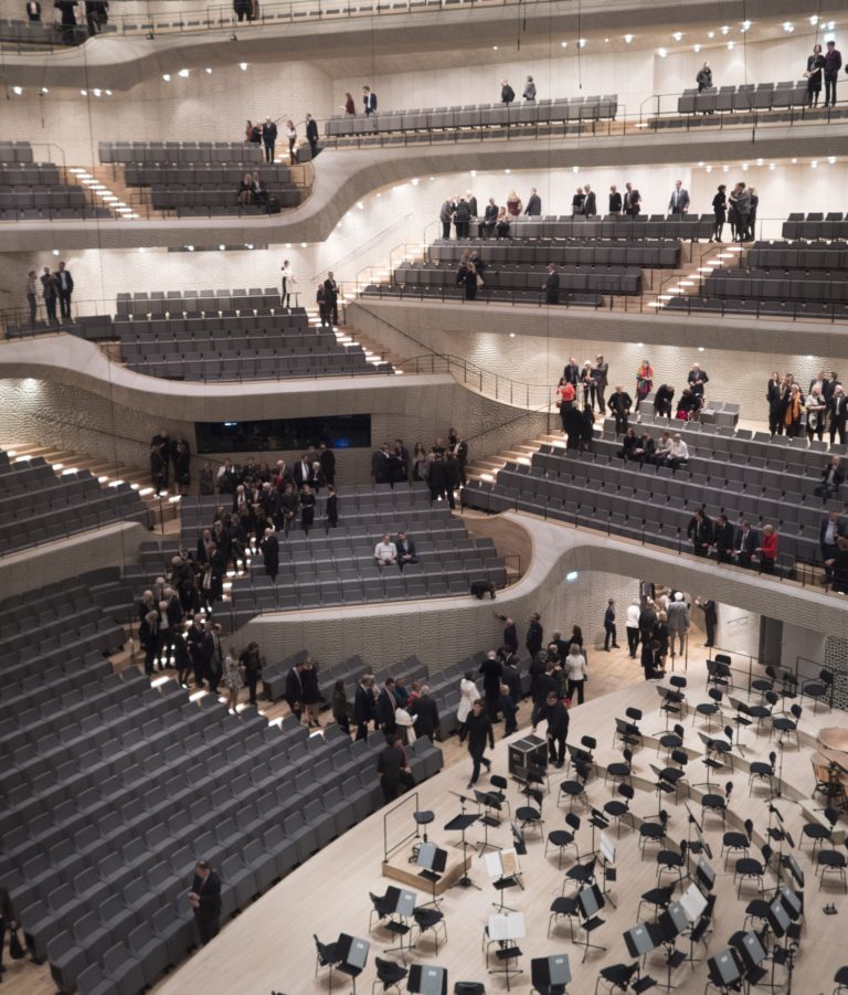 Omer Meir Wellber soll Kent Nagano am 1. August 2025 ablösen