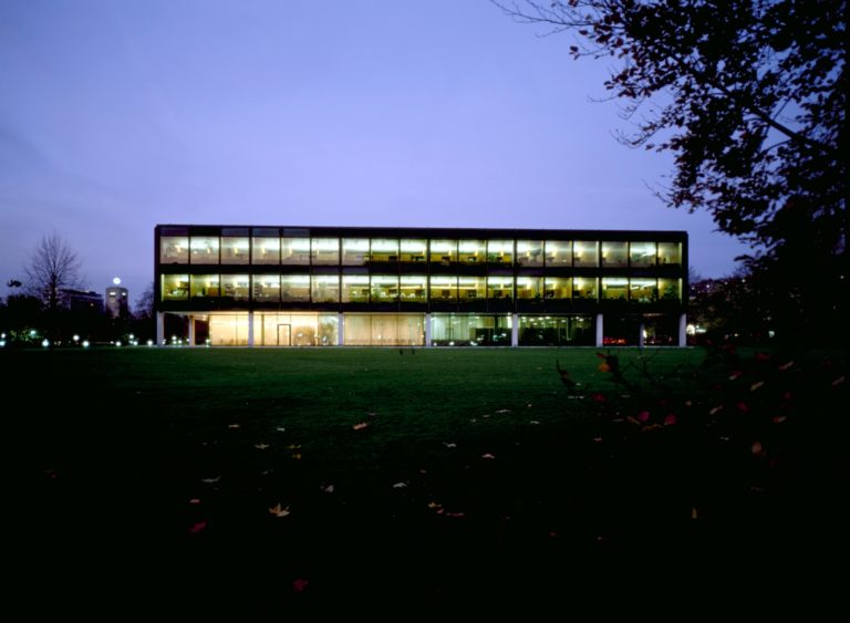 Im Bindestrich-Bundesstaat Baden-Württemberg klettern die Blauen von der AfD bei der Beantwortung der Sonntagsfrage rauf auf 20 Prozent