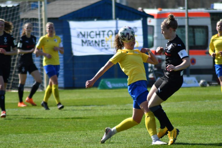 Erster Heimsieg im dritten Anlauf – FC Carl Zeiss Jena gewinnt gegen Borussia Mönchengladbach