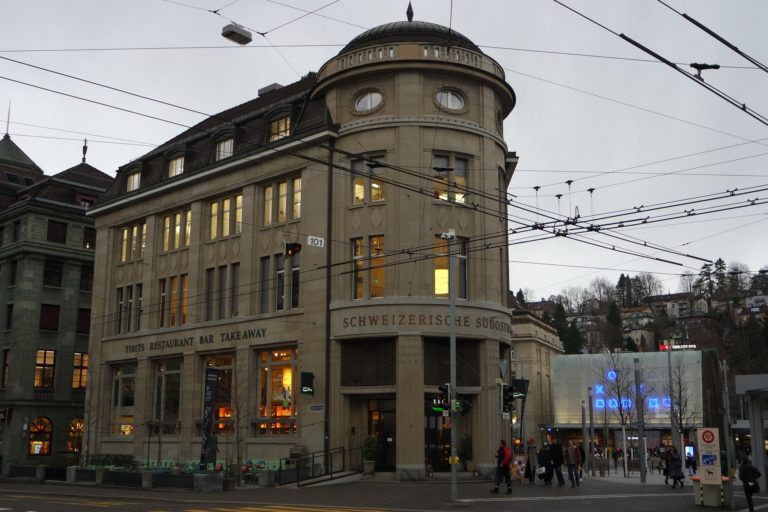 Jugend voran? – Repressive Maßnahmen in der Schweiz oder Gehe nicht nach Sankt Gallen oder fahre direkt ins Gefängnis